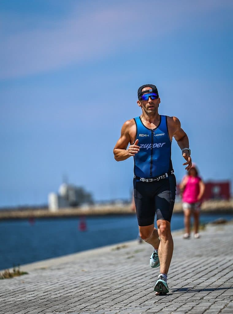 Atleta com o dorsal 199