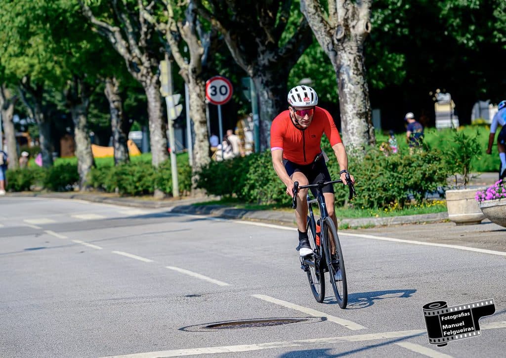 Atleta com o dorsal 392