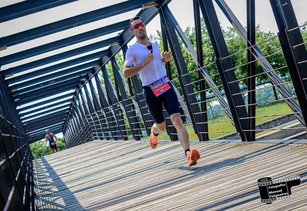 Atleta com o dorsal 327