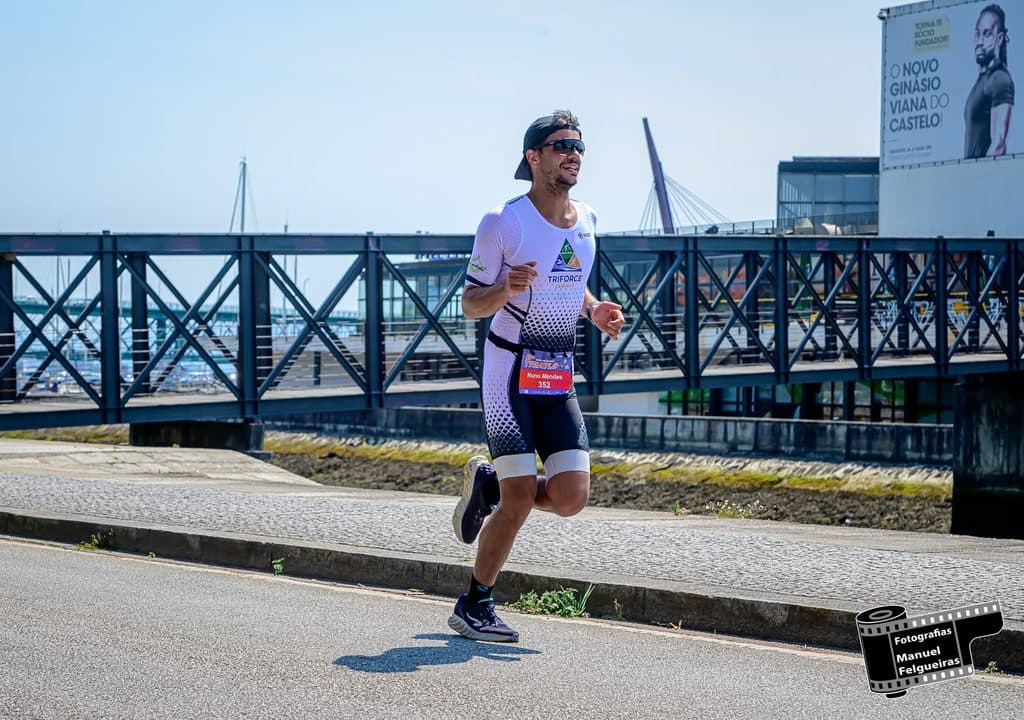 Atleta com o dorsal 352
