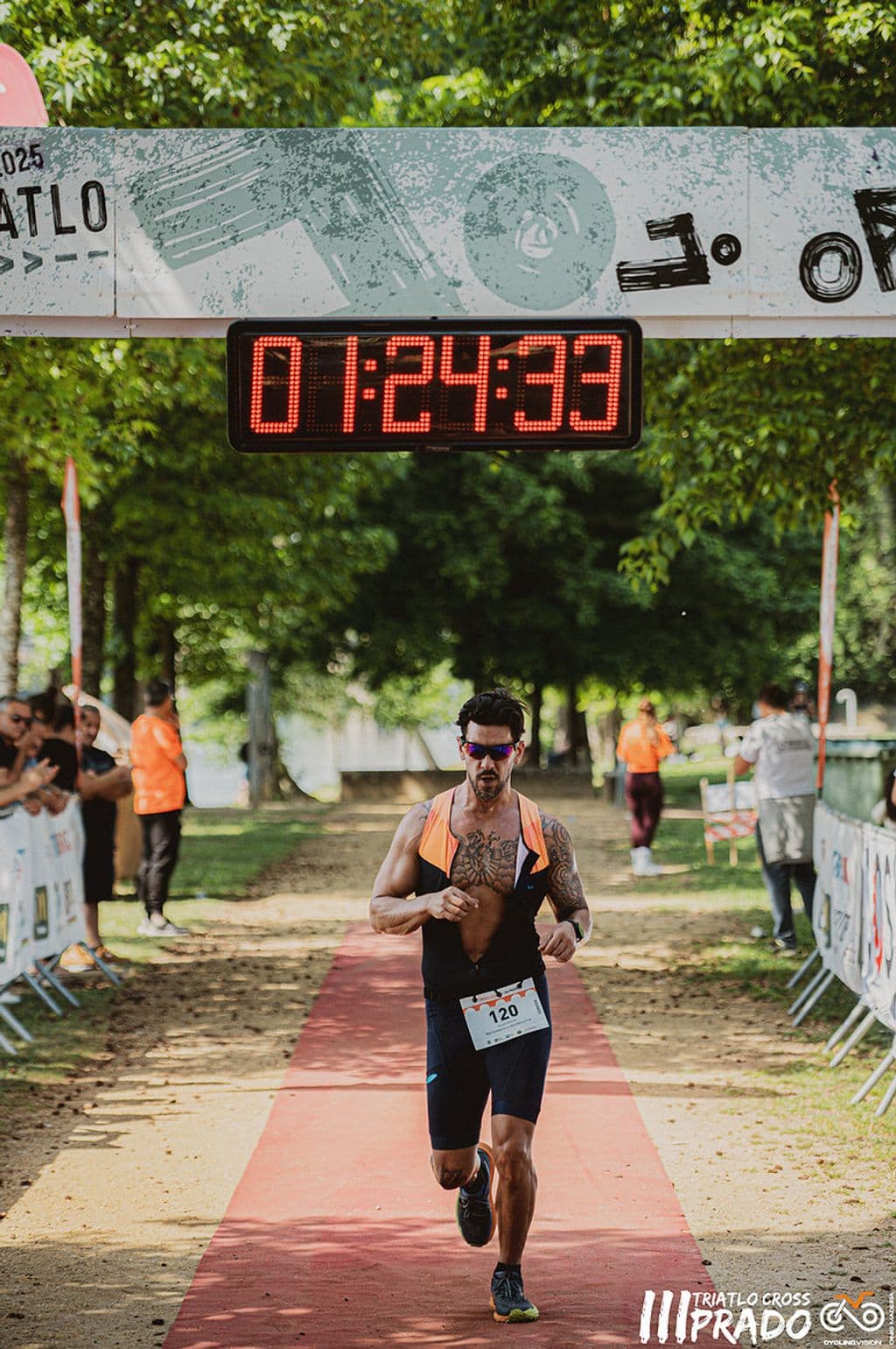 Atleta com o dorsal 120