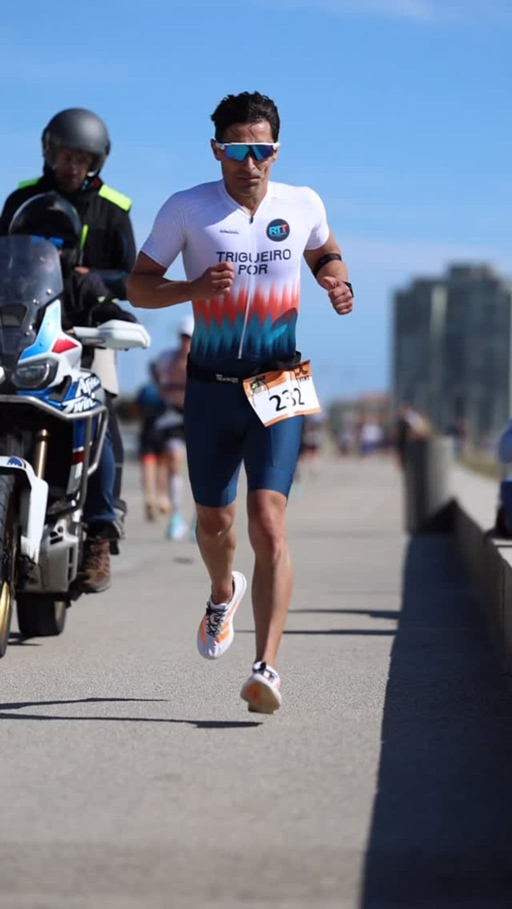Atleta com o dorsal 232